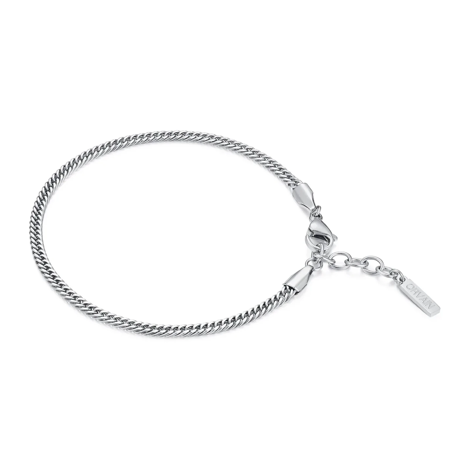 Cuban – Flat curb chain, at three-quarter view